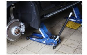 benefit from having a hydraulic jack